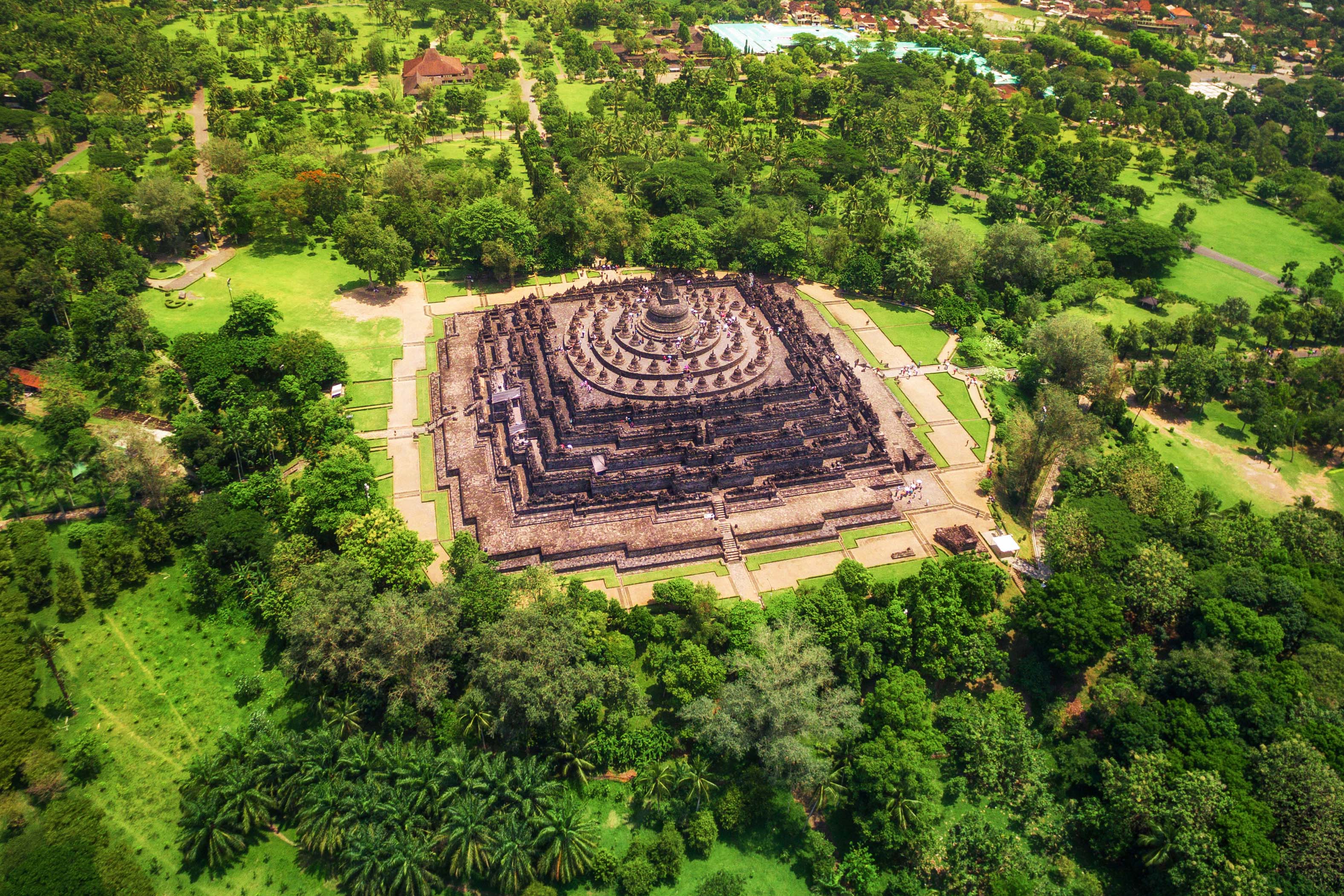 Lindblad Expeditions-Indonesia Central Java 635080058.jpg