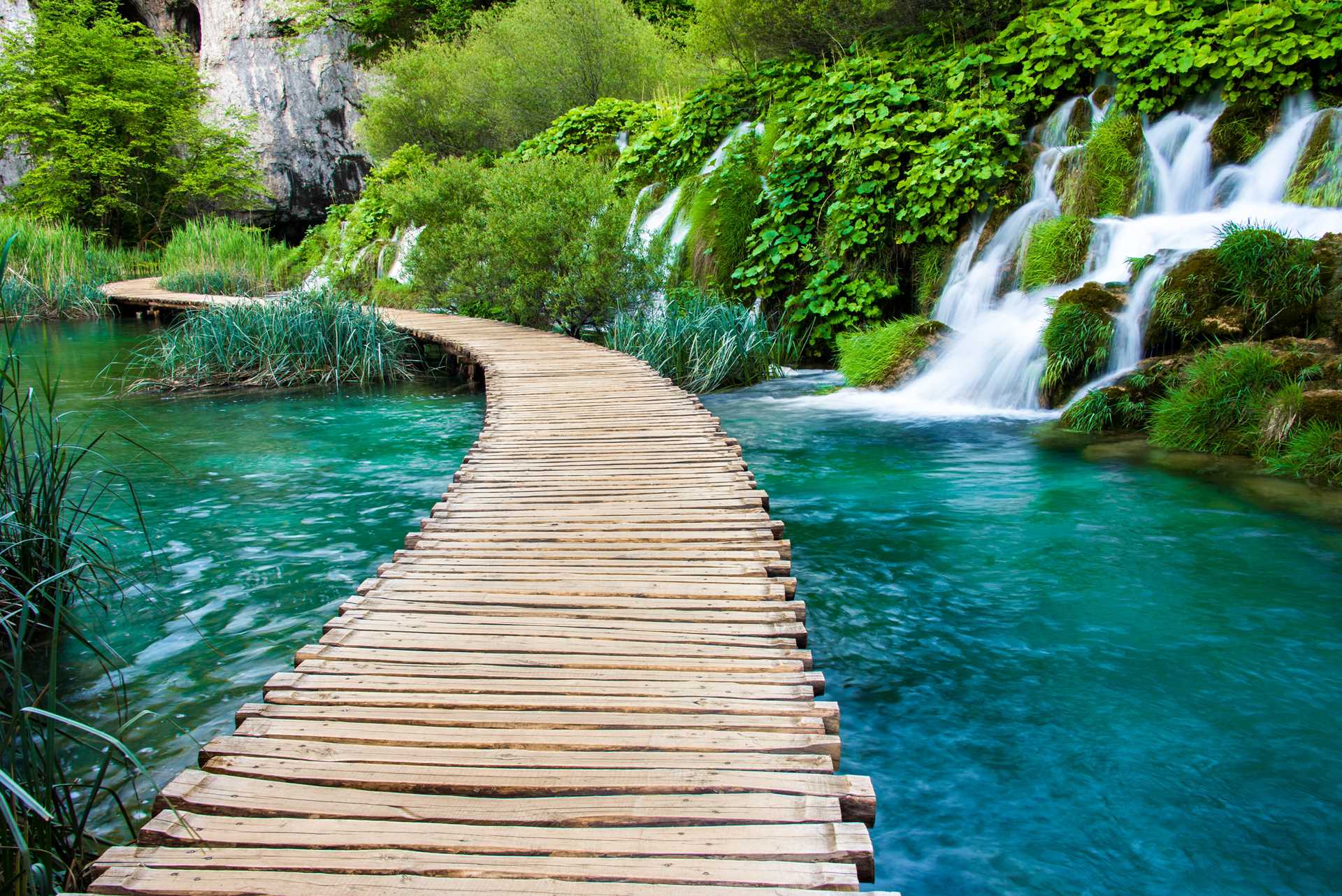LEX-Croatia Plitvice Shutterstock 652295590.jpg